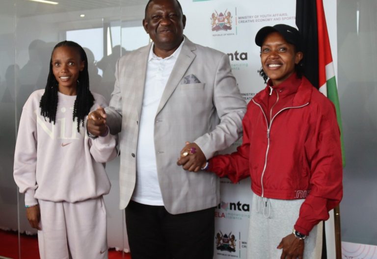 Cabinet Secretary Salim Mvurya poses with world record holders Faith Kipyegon and Beatrice Chebet. PHOTO/@athletics_kenya/X