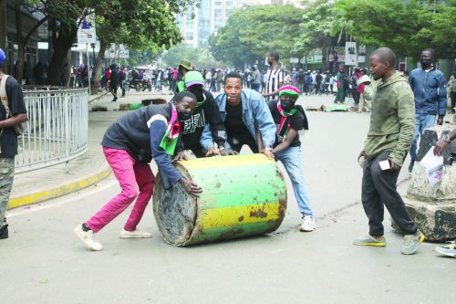 Youths barricade a section of Kimanthi Street in Nairobi on June 25, 2025 in protests to mark last year’s protests. PHOTO/Bernard Malonza