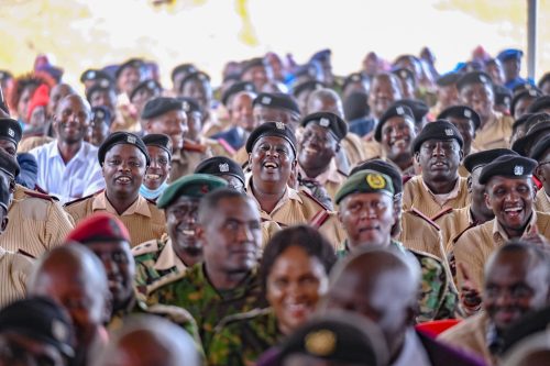 Security officers during Narok town hall security meeting. PHOTO//Murkomen addressing security officers in Narok during Jukwaa la usalama townhall meeting. PHOTO//https://www.facebook.com/photo?fbid=1312409986916481&set=pcb.1312454323578714