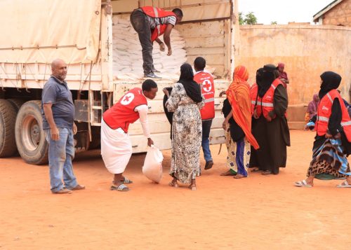 Kenya Red Cross Food distribution process in parts of Mandera camps amid displacement. PHOTO/@KenyaRedCross/X