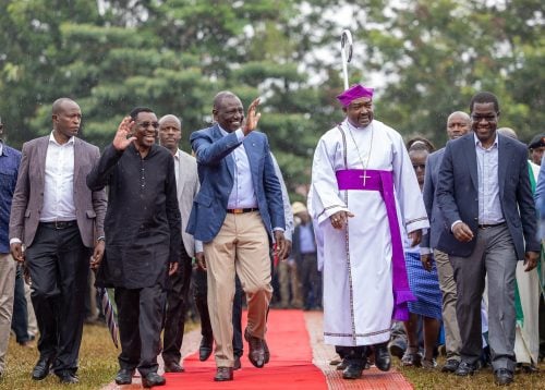 James Orengo and President Ruto at St. Peter’s ACK Cathedral in Siaya County on Sunday, August 31, 2025. PHOTO/@orengo_james/X