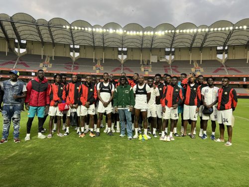 Savara Mudigi posing with Harambee Stars players on Saturday, August 2, 2025. PHOTO/@savarafrica/X