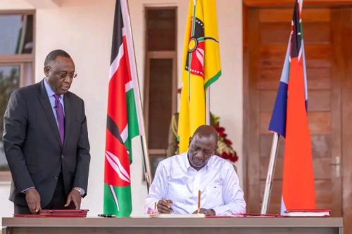 President William Ruto signed into law the County Allocation of Revenue Bill, 2025, and the County Public Finance Laws (Amendment) Bill, 2023, at the State Lodge in Homa Bay on Wednesday, August 17, 2025. PHOTO/https://www.facebook.com/100044138484360/posts/pfbid0TWJpwnTi3ZiGYtrEpSMN1Vd1kJuWv6KWx8m7yAZFUgKmcyeDTr8b4fYkpiSjZBrQl/?app=fbl