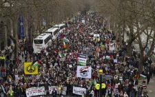 Chaos in London as 890 people arrested at protest