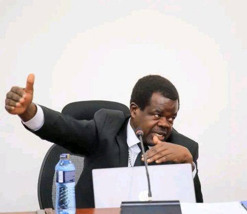 Senator Okiya Omtatah of Busia was also present at the event. PHOTO/https://www.facebook.com/100064733196911/posts/pfbid0nvine9rwhuwAJcGFQSx9EnKFWczTVD2w4paDnyjiWSCdAw7bPQq2PrbdvVjcM2kYl/?app=fbl