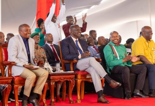 President Ruto, Deputy President Kindiki, and other leaders with teachers at State House: PHOTO/@_BasicEdu/X