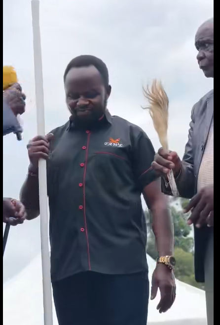 Natembeya being crowned as the regions spokesman. PHOTO//Screengrab by People Daily Digital/https://www.facebook.com/share/v/1BQYGiHeF7/