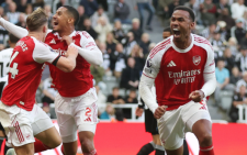 Arsenal score two late goals to beat Newcastle