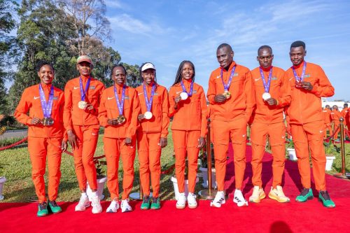 Kenyan athletes from Tokyo at State House before receiving their cheques. PHOTO/https://www.facebook.com/William Samoei Ruto