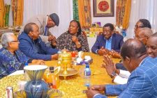 Uhuru Kenyatta pays condolence visit to Raila’s family in Karen