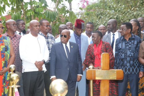 Former Ghanaian President Nana Okuffo while visiting Raila's grave in Kang'o Ka Jaramogi. PHOTO//https://www.facebook.com/photo/?fbid=1403913811100787&set=pcb.1403914851100683