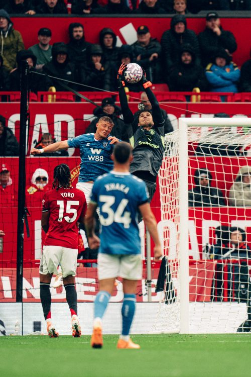 Senne Lammens in action against Sunderland. PHOTO/@ManUtd/X