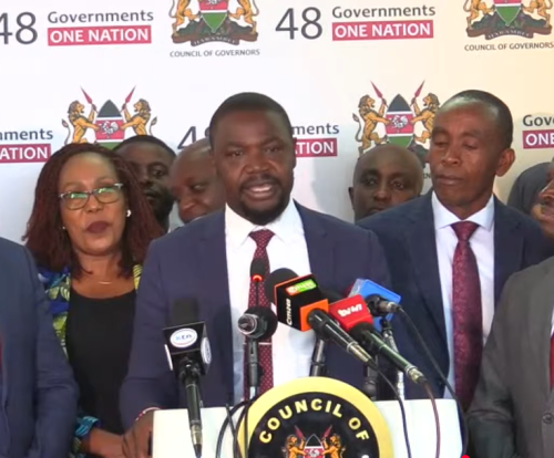 KMPDU Chair Davji Atellah together with Kiambu Governor Kimani Wamatangi after resolving to end KIambu doctors strike that had lasted for 150 days. PHOTO//Screengrab by People daily Digital