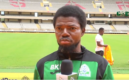 Gor Mahia’s assistant coach Kobi Bismark-Mensah during the pre-match media briefing. PHOTO/Screengrab by People Daily Digital