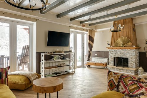 Interior décor featuring wooden accents. Photo for illustration purposes. PHOTO/Pexels
