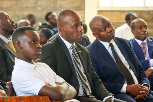 Ruaraka MP TJ Kajwang together with his younger brother, Homa Bay Senator Moses Kajwang. PHOTO//https://www.facebook.com/photo?fbid=1401108314707849&set=pcb.1401108831374464