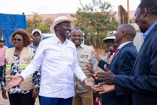 President William Ruto being welcomed by Mutula Kilonzo and Dan Maanzo. PHOTO//https://www.facebook.com/photo?fbid=1134773262201866&set=pcb.1134773438868515