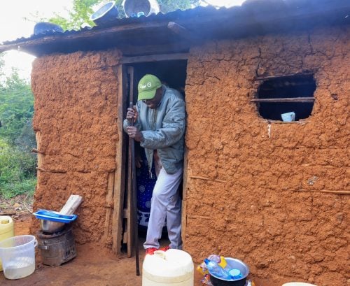 Former Deputy President Rigathi Gachagua inside a kitchen in Mbeere North. PHOTO/https://www.facebook.com/H.E. Rigathi Gachagua, EGH