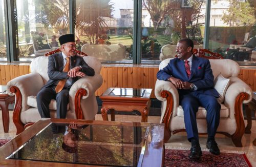 Musalia Mudavadi welcomes Malaysian Prime Minister Anwar Ibrahim to Kenya on Sunday, November 23, 2025. PHOTO/@MusaliaMudavadi/X