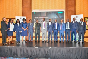 CS Wycliffe Oparanya presided over the Governors’ Breakfast Meeting with leaders from the Lake Region Economic Bloc (LREB) at a Nairobi hotel on Tuesday, November 11, 2025. PHOTO/@DrOparanya/X