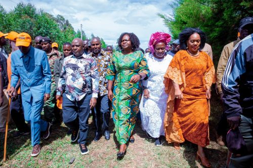 Homa Bay Governor Gladys Wanga while leading ODM leaders in contributing for funeral arrangements for Cyrus Jirongo. PHOTO//https://www.facebook.com/photo?fbid=4161124305383142&set=pcb.4161124868716419