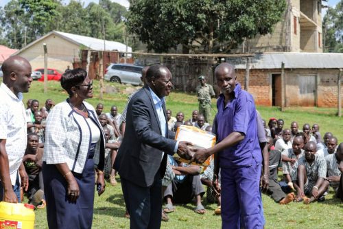 Vihiga county governor Dr. Wilber Ottichilo donates food stuff to Vihiga Prison inmates a head of Christmas celebrations on 20th December 2025. PHOTO/Enock Amukhale