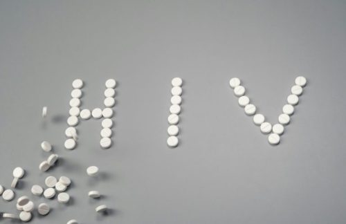 White medicine pills on a gray surface. Image used for representational purposes only, in this article. PHOTO/Pexels
