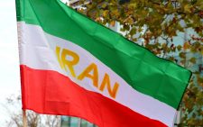 Iran threatens to hit US bases in retaliation for any American strike