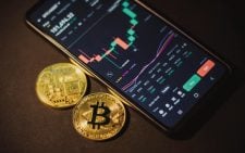 How to choose the best stock trading broker in 2026