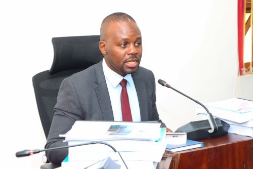 Senator Moses Otieno Kajwang during the session on Mandera County’s spending. PHOTO/https://www.facebook.com/Senator Moses Otieno Kajwang