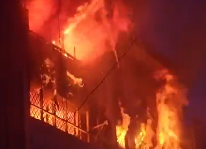 Flames engulf a building on Luthuli Avenue, Nairobi, as seen in a video shared by Kenya Red Cross on X. PHOTO/Screengrab by People Daily Digital
