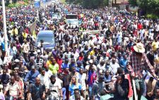 Sifuna-led Linda Mwananchi draws sea of humanity after landing in Kakamega