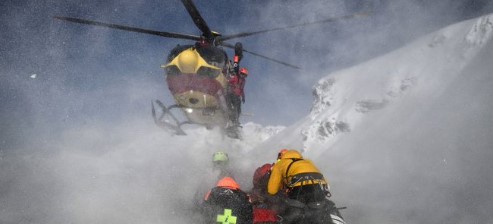 Rescue services during an avalanche. PHOTO/@SunitakrGupta/X