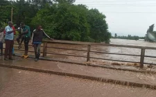 Government issues alert as River Nyando floods Ahero Bridge