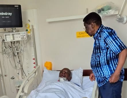 Siaya Governor James Orengo while visiting Vihiga Senator Godfrey Osostsi after his attack by gons in Kisumu. PHOTO//https://www.facebook.com/profile.php?id=100044525912485
