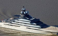 Russian superyacht sails through Strait of Hormuz despite blockade