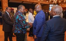 Uhuru attends Museveni’s state dinner ahead of his inauguration