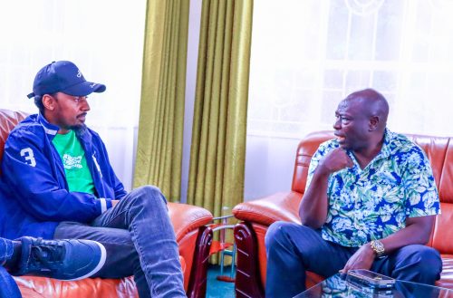 The former deputy presidnet Rigathi Gachagua holding a meeting with Kiambu Senator Karungo Wa Thangwa. PHOTO//@KarungoThangwa/X