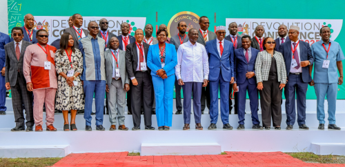 The Council of Governors poses for a photo with President Ruto. PHOTO/@KenyaGovernors/X