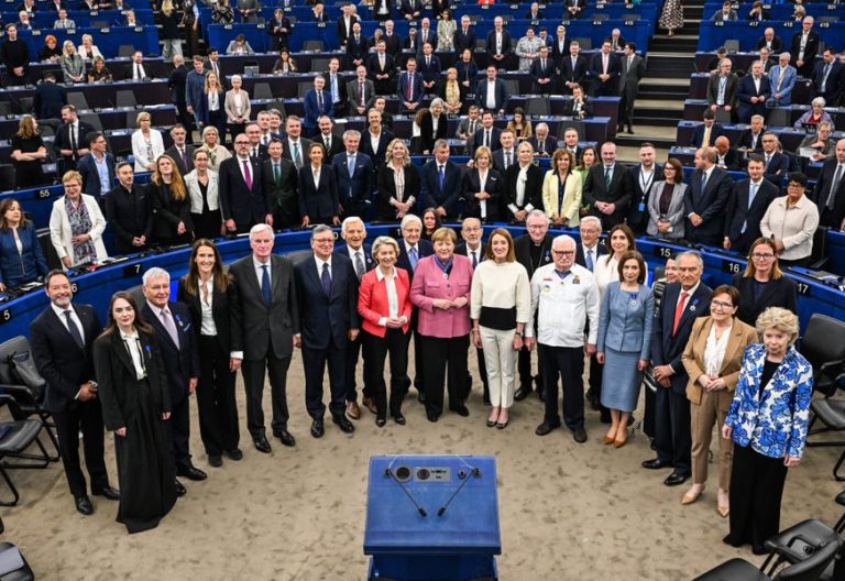 EU moves to tighten migration rules with external deportation centres