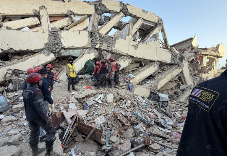 Venezuelans dig for earthquake survivors as death toll rises to 1,430