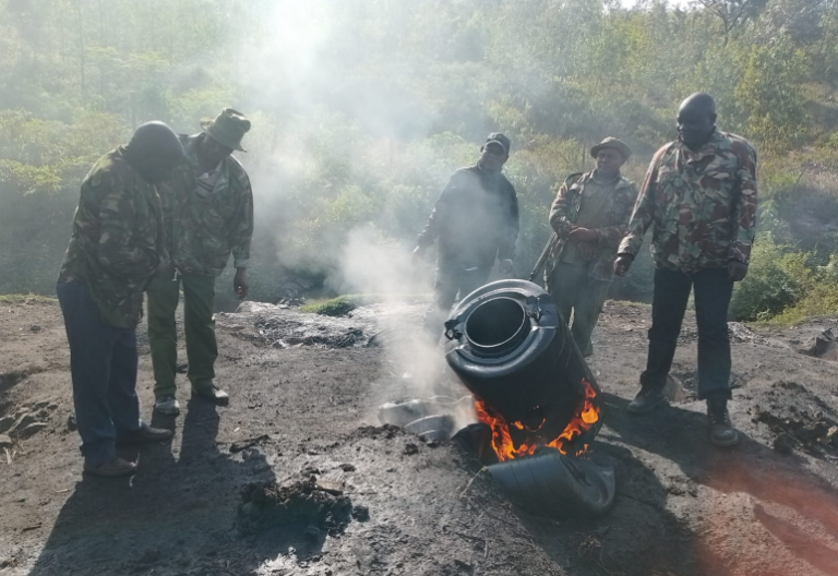 Police destroy litres of illicit brew in Kisumu an