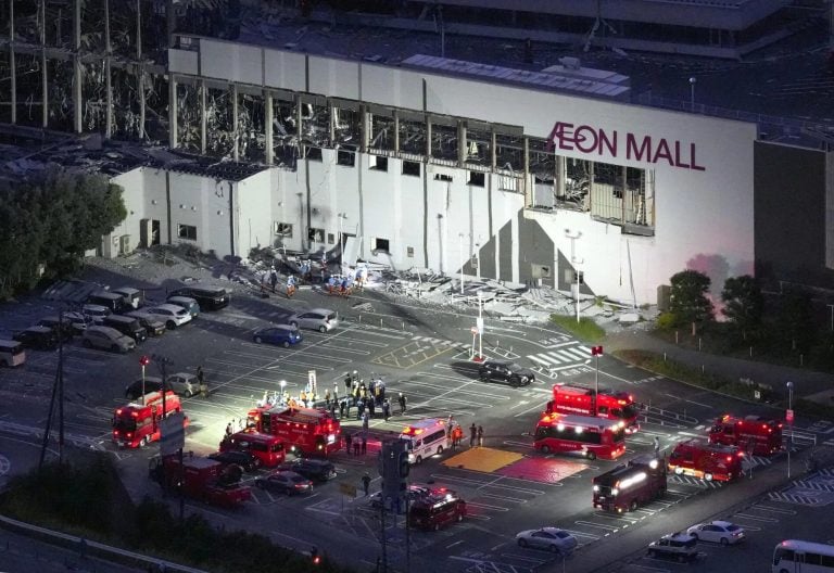 Japan earthquake injures 50 and traps many people inside shopping mall