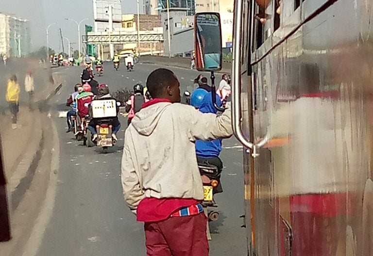 Motorists stranded as suspected goons block Thika Superhighway