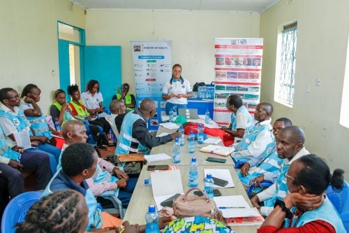 Cecilia Ngari, Public Health Research Scientist representing the Kenya Institute of Primate Research (KIPRE), trains Community Health Promoters (CHPs) on snakebite prevention, first aid during a countywide snakebite hotspot mapping exercise in Kirinyaga County. By Bancy Lole.