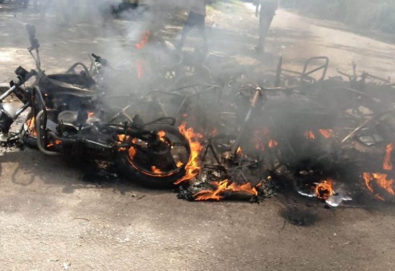 One killed, 9 motorcycles torched as chaos rock Orengo-Sifuna’s church meeting