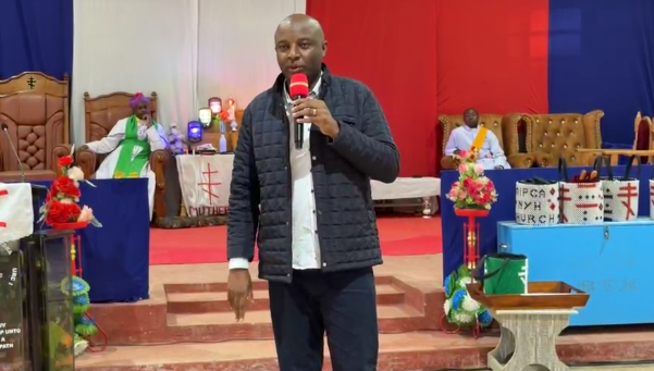 Linda Mwananchi in Nyahururu: Kang’ata, Osotsi attend service ahead of rally