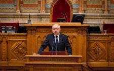 Hungary parliament votes to remove president from office