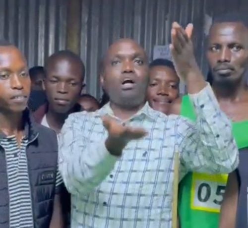 Elgeyo Marakwet Governor Wesley Rotich addresses some youth at Lilies, Iten. PHOTO/Elias Kiplimo