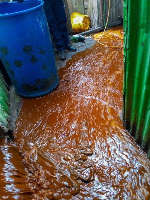Police catch illicit brew in Kahawa West, Kiambu County. PHOTO/https://web.facebook.com/nationalpoliceke